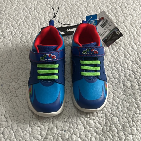 NWT PJ Masks Toddler Boys  Light Up Shoes Size 7 and 8 - Picture 3 of 7